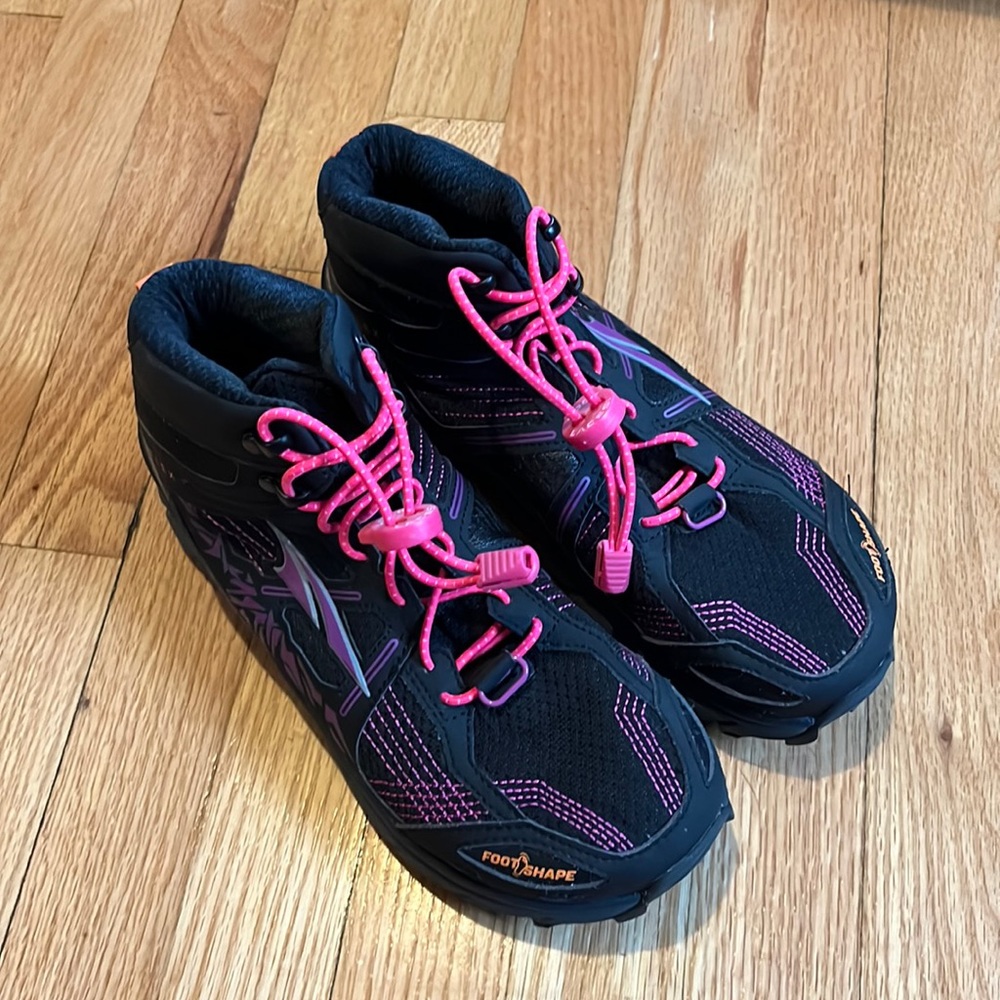 Footshape hiking boots